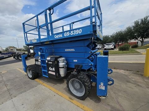 2017 GENIE GS-5390 RT Scissor Lift 50-59' Ic 4Wd
