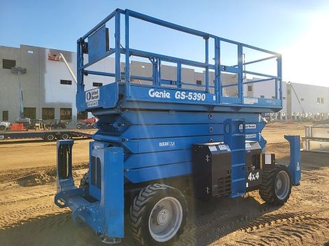 2017 GENIE GS-5390 RT Scissor Lift 50-59' Ic 4Wd