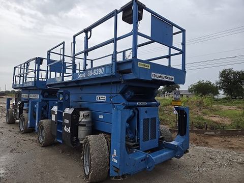 2017 GENIE GS-5390 RT Scissor Lift 50-59' Ic 4Wd