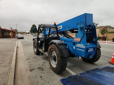 2017 GENIE GTH-636 Forklift Variable Reach 6000# 35-39'