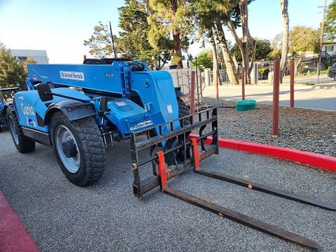 2017 GENIE GTH-844 Forklift Variable Reach 8000# 40-49'