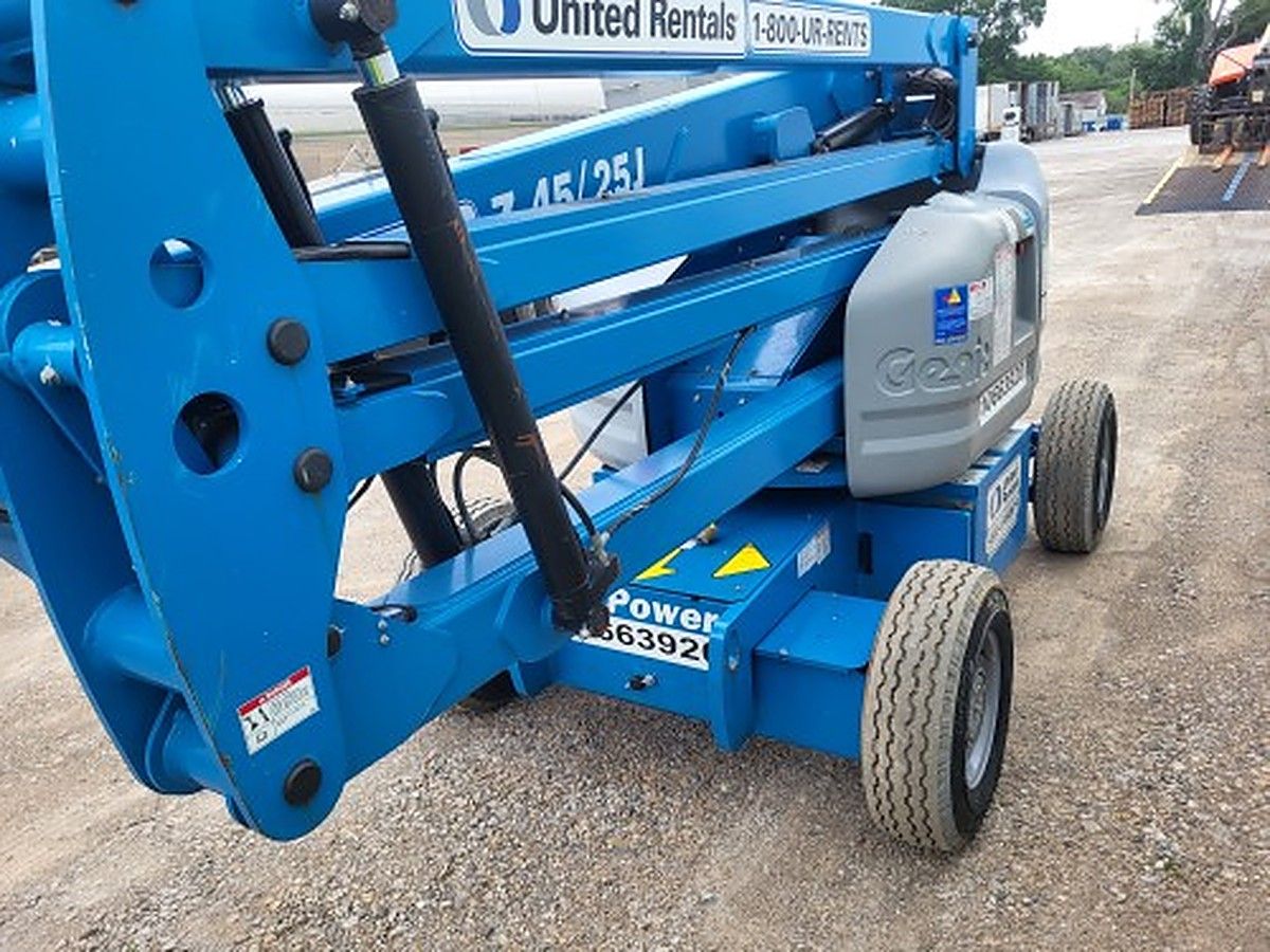 GENIE Z-45/25J DC photo 5