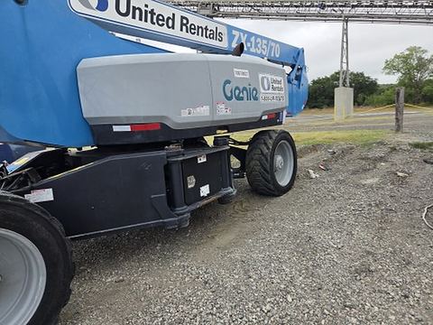 2017 GENIE ZX-135 Boom 135' Articulating Ic 4Wd