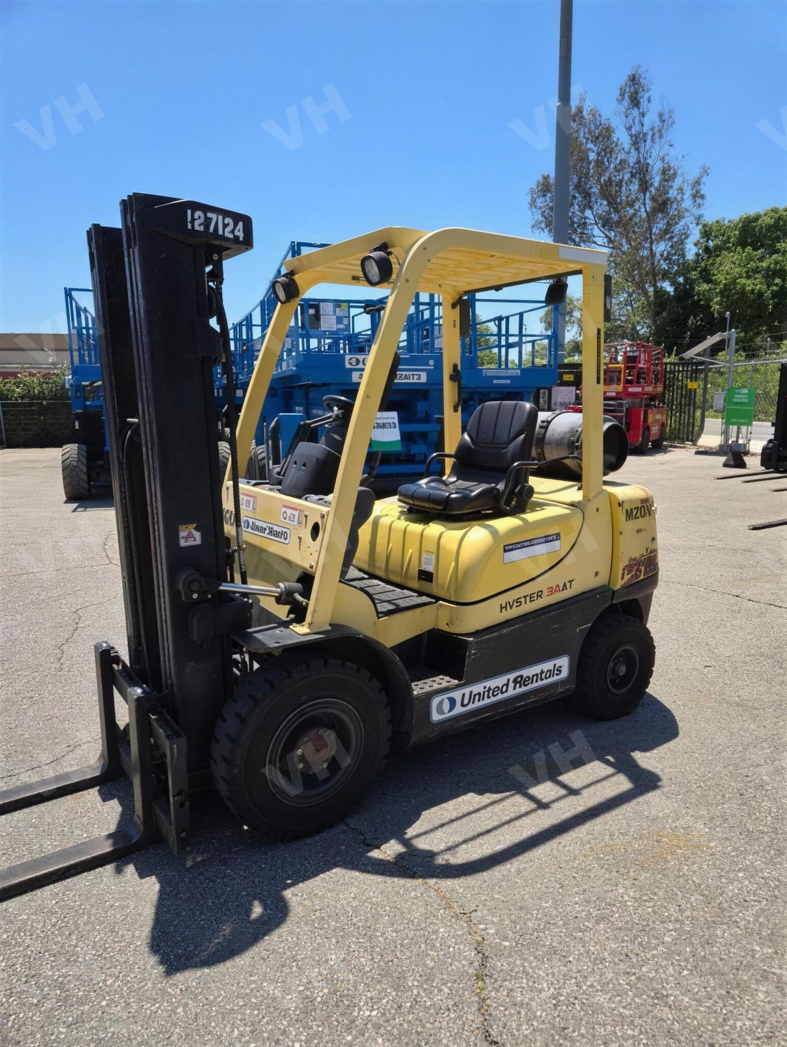 2017 Hyster H50XT FORKLIFT WHSE 5000# LP ONLY photo 2