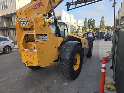 2017 JCB 509-42 Forklift Variable Reach 9000# 30-45'