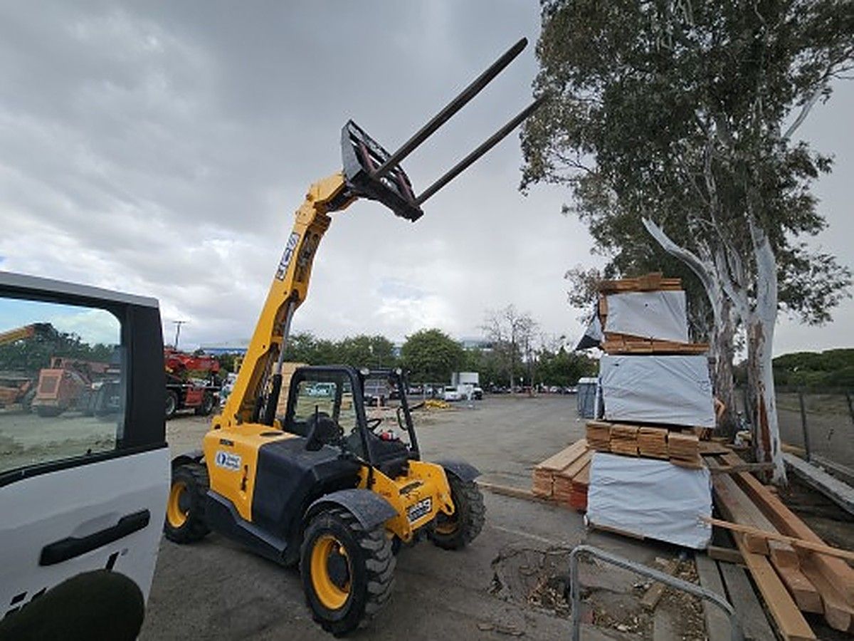 JCB 525-60 photo 2