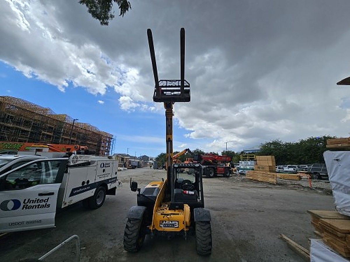 JCB 525-60 photo 3