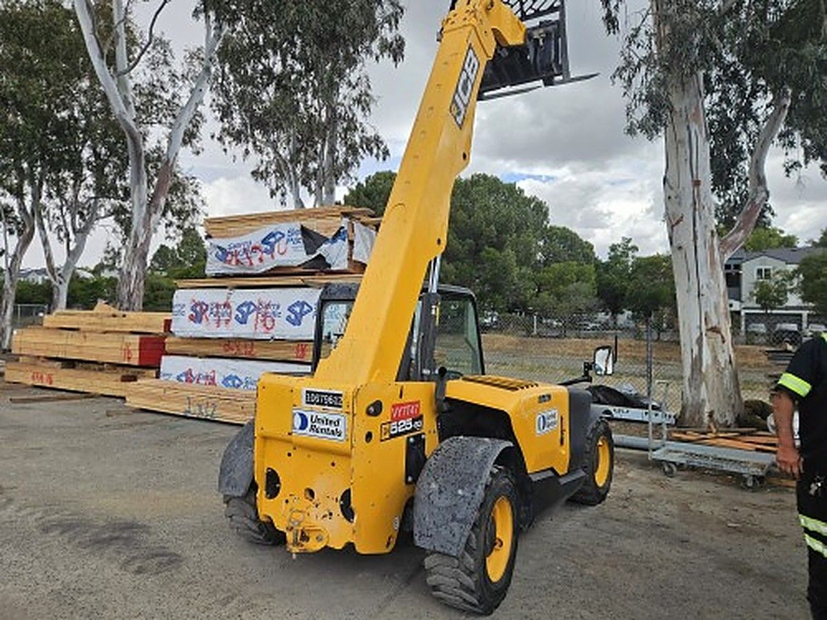 JCB 525-60 photo 5