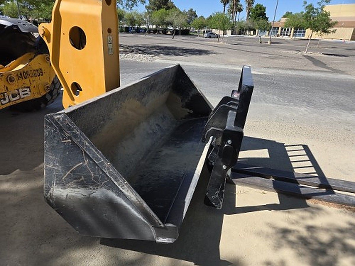 2017 JLG 1.5 CU YD for sale in Las Vegas, NV