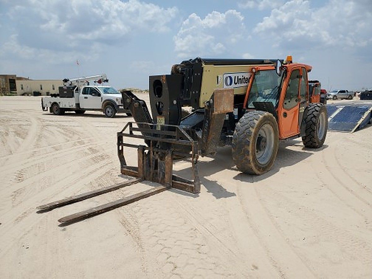 JLG 1055 photo 2