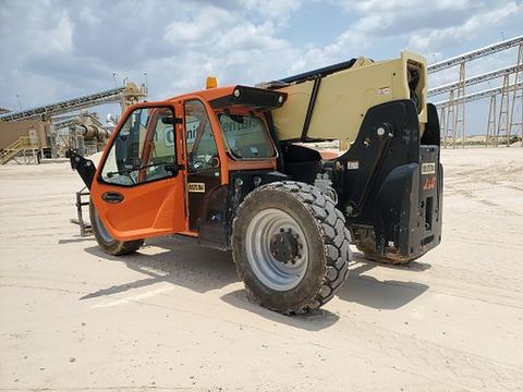 2017 JLG 1055 Forklift Variable Reach 10000# 50'-62'