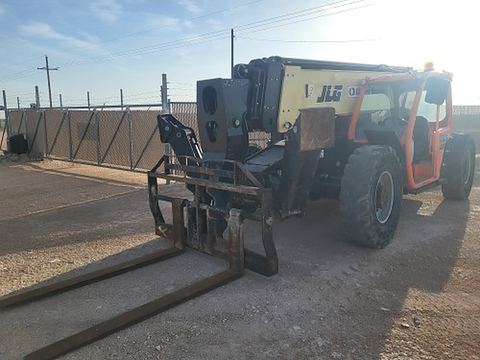 2017 JLG 1055 Forklift Variable Reach 10000# 50'-62'