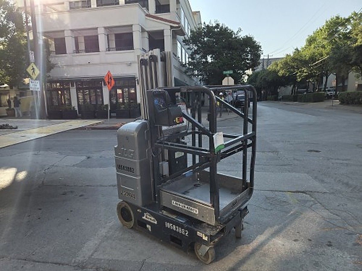 JLG 20MVL photo 2