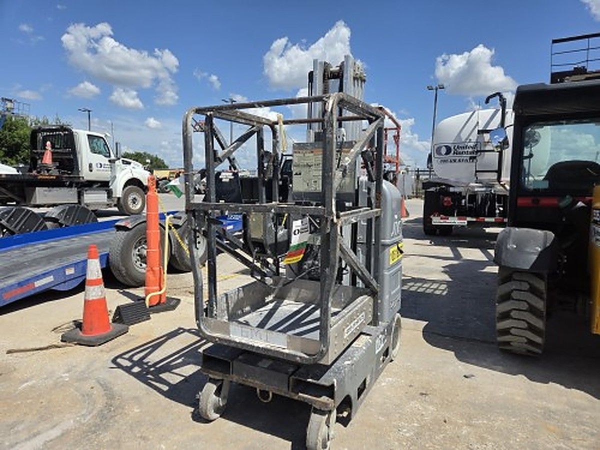 JLG 20MVL photo 9