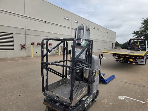 2017 JLG 20MVL Vertical Lift 18-20' Elec Self Propelled