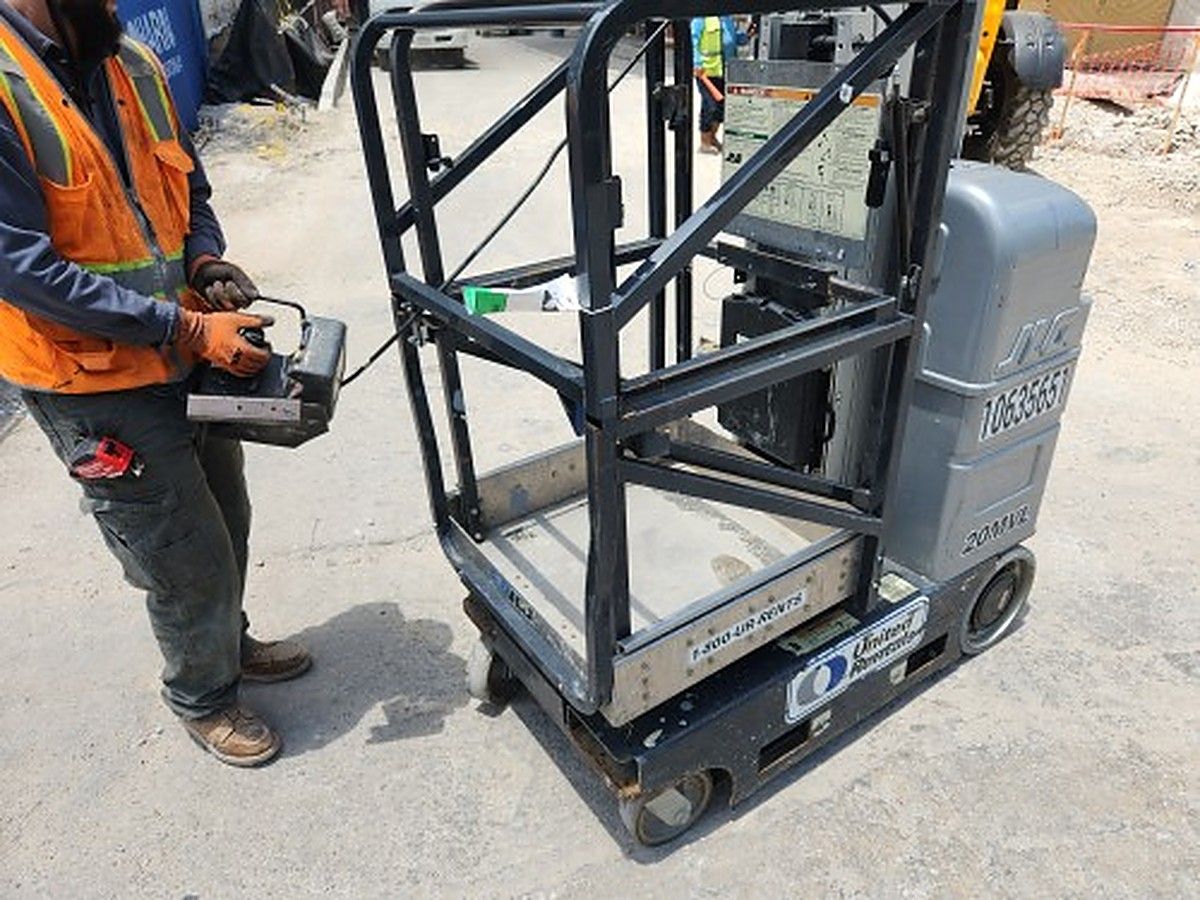 JLG 20MVL photo 6