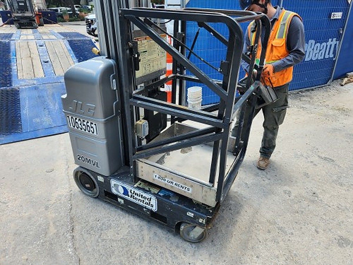JLG 20MVL photo 8