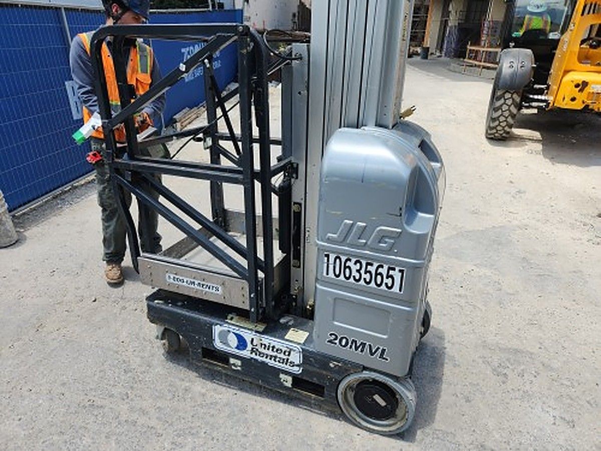 JLG 20MVL photo 9