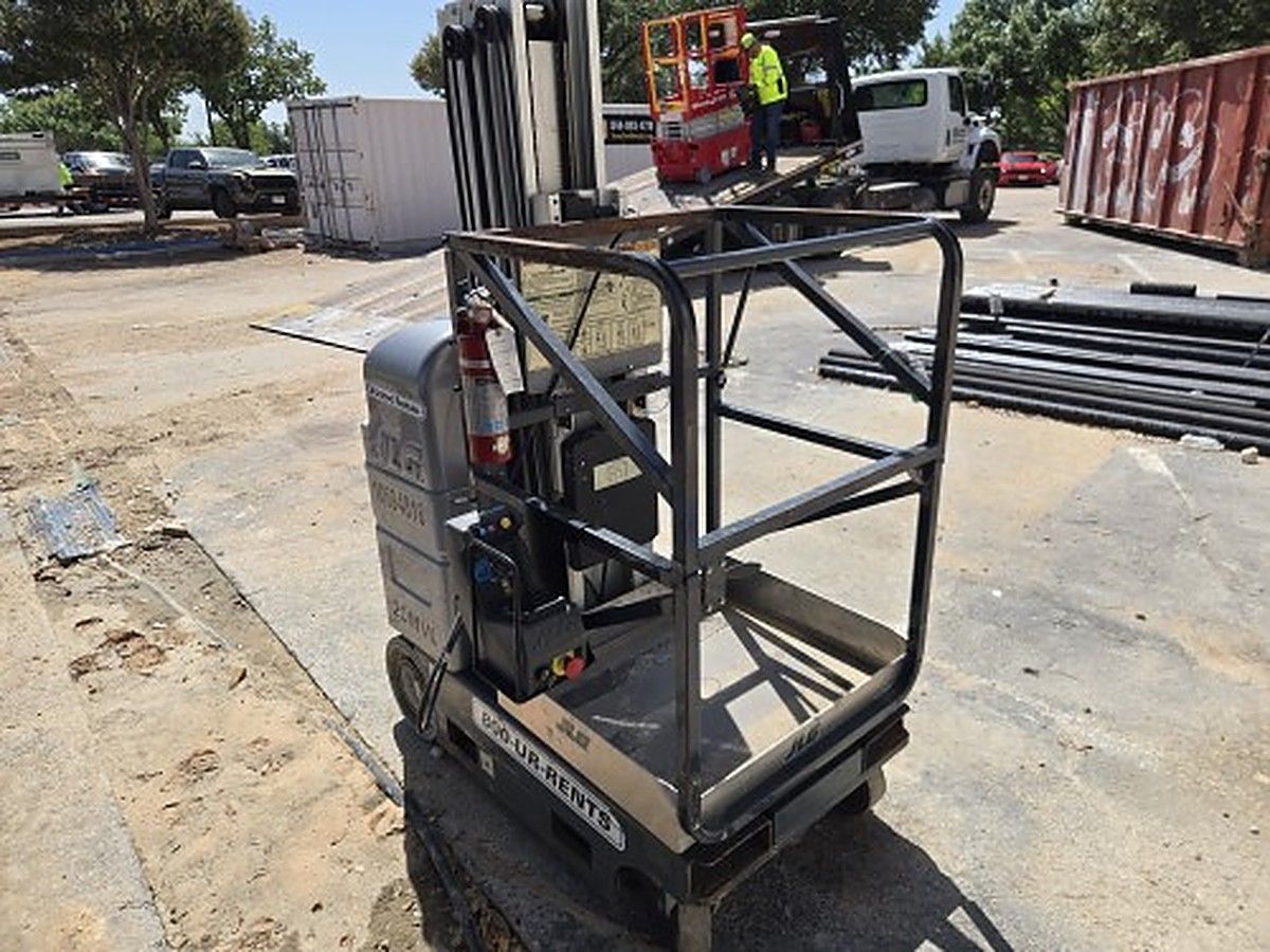 JLG 20MVL photo 5