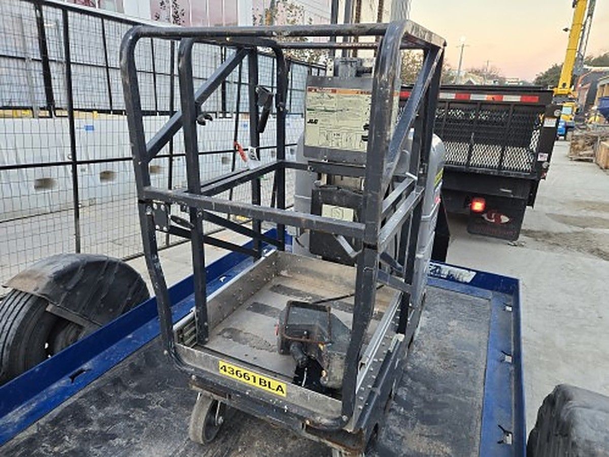 JLG 20MVL photo 2