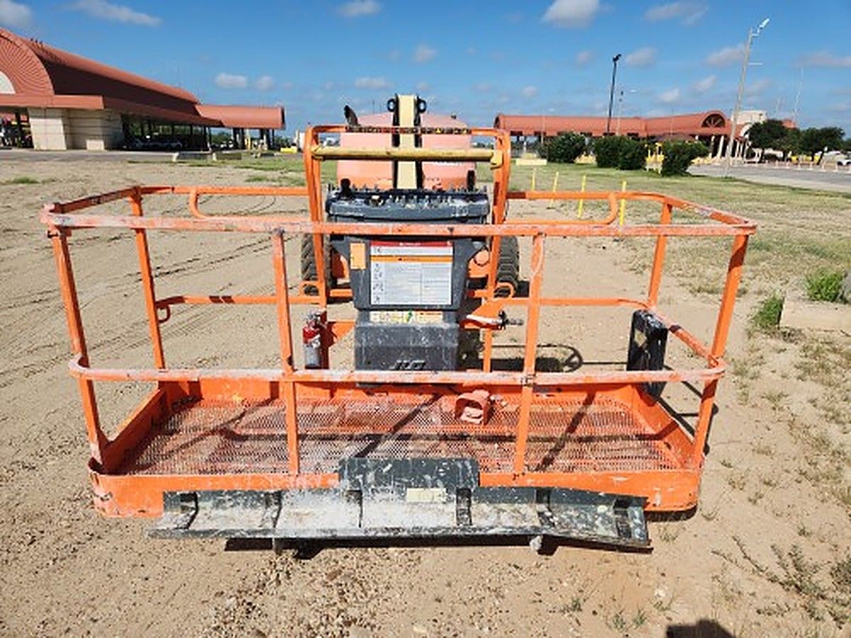 JLG 400S photo 9