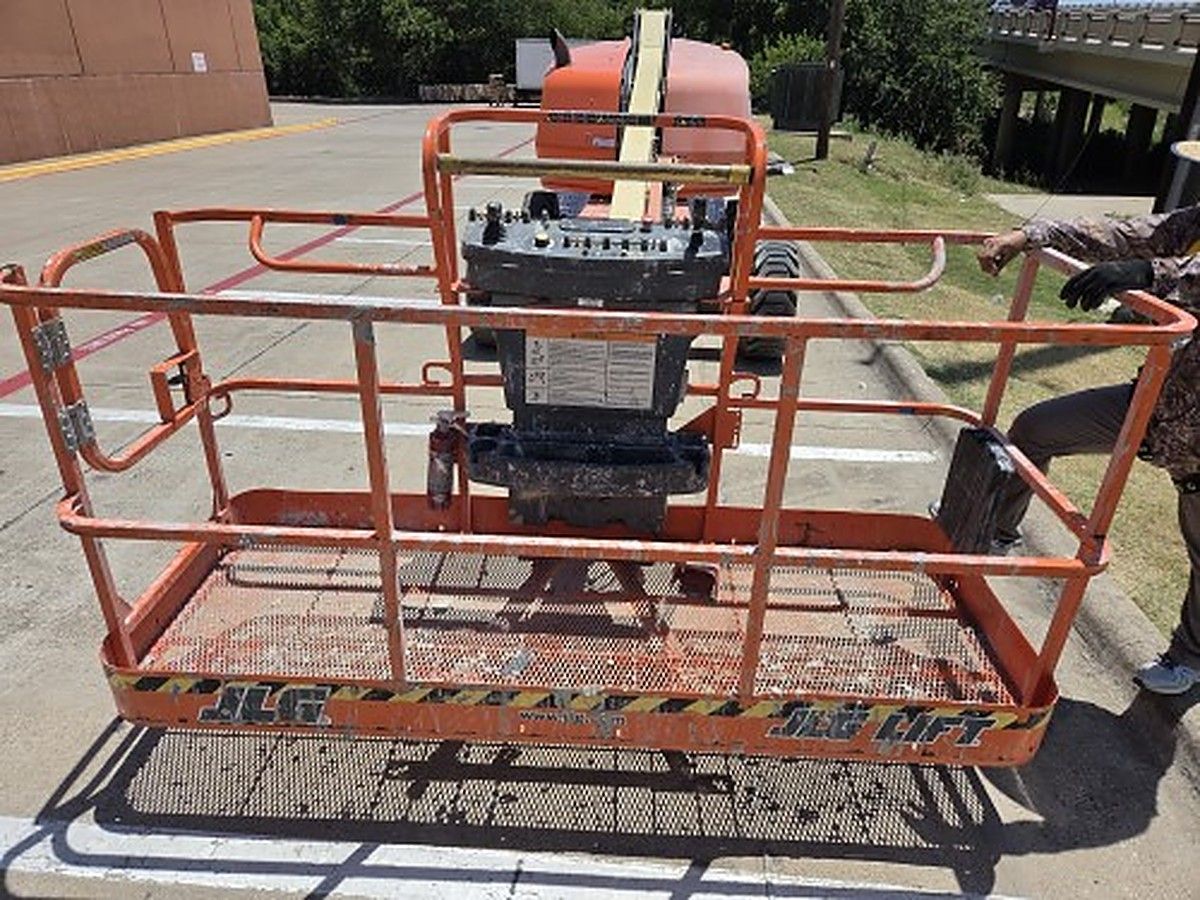 JLG 400S photo 11