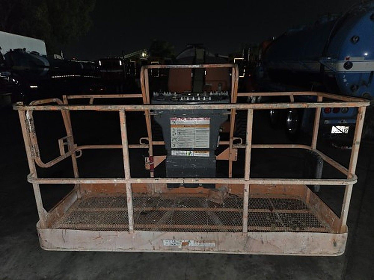 JLG 400S photo 10