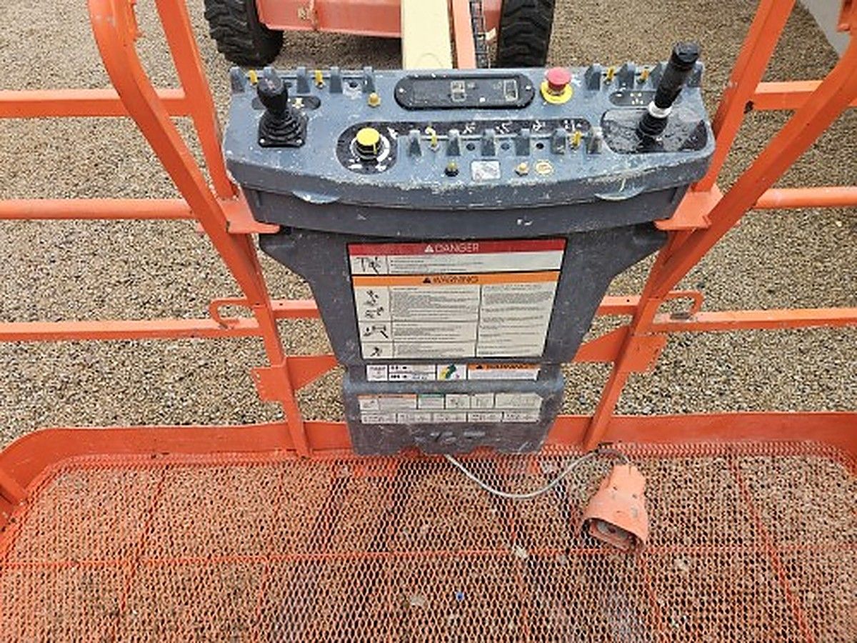 JLG 400S photo 8