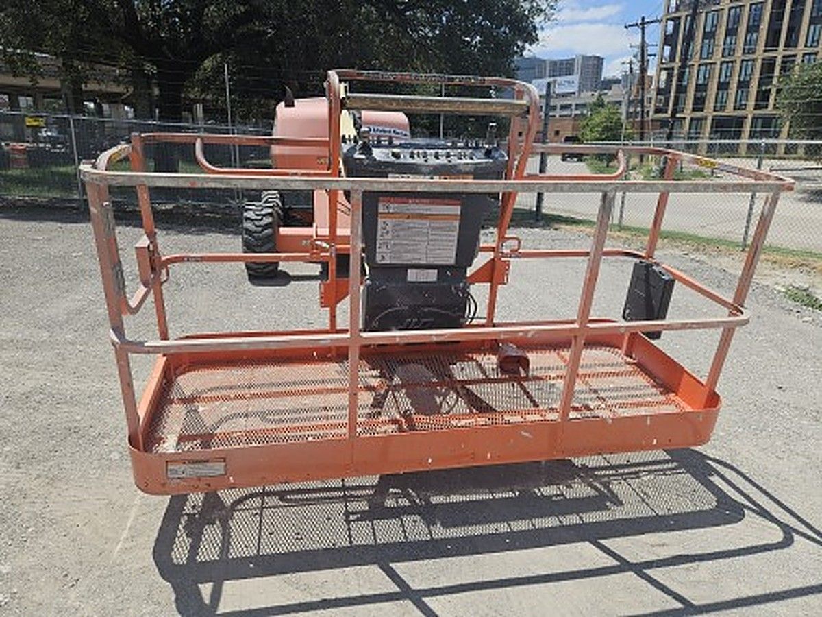 JLG 400S photo 5