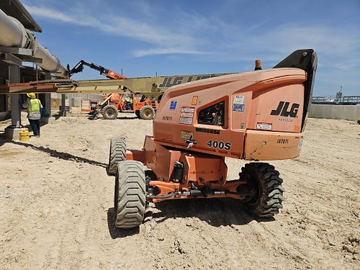 JLG 400S photo 6