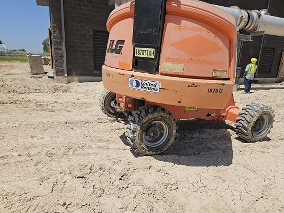 JLG 400S photo 10
