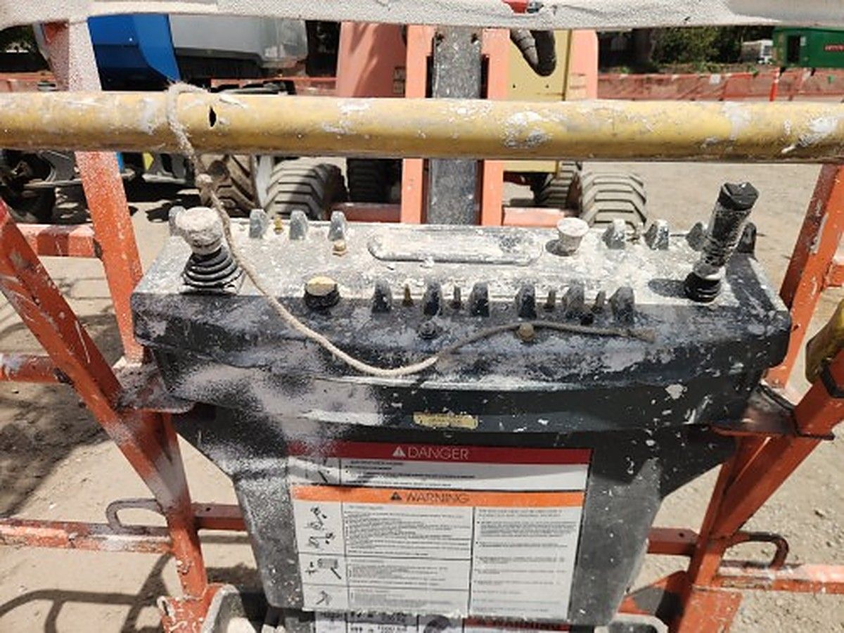 JLG 450AJ photo 2