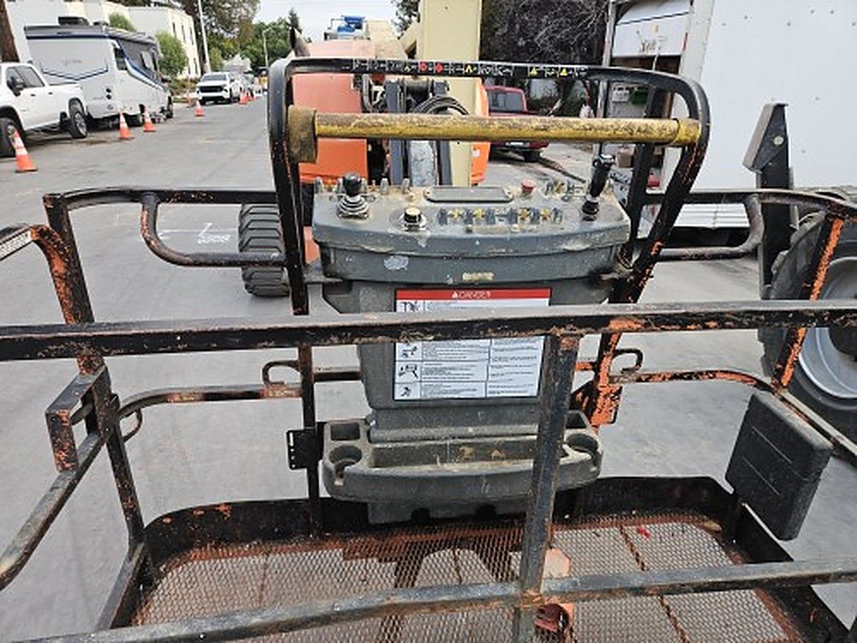 JLG 450AJ photo 3