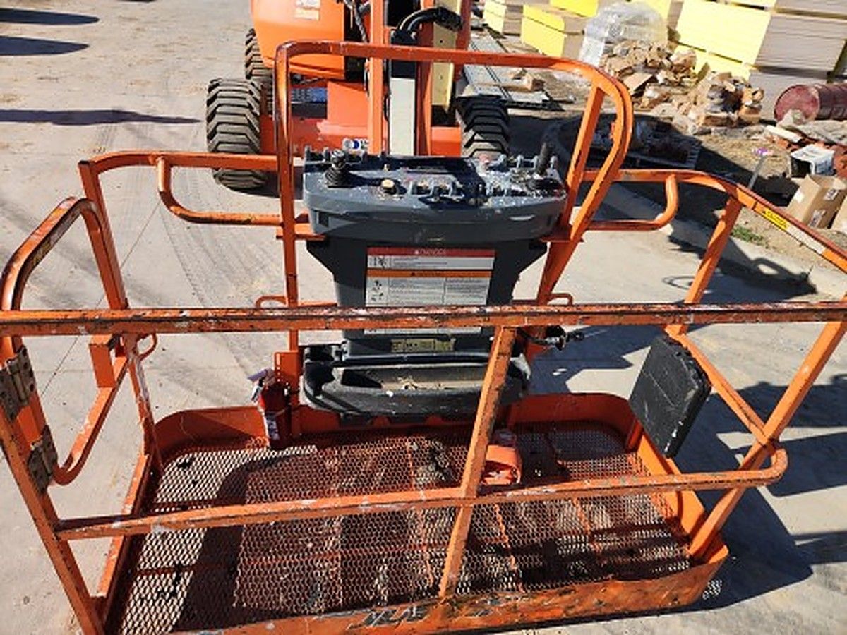 JLG 450AJ photo 2