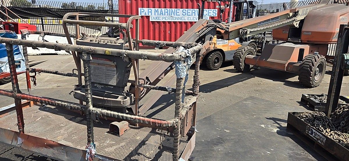 JLG 460SJ photo 12
