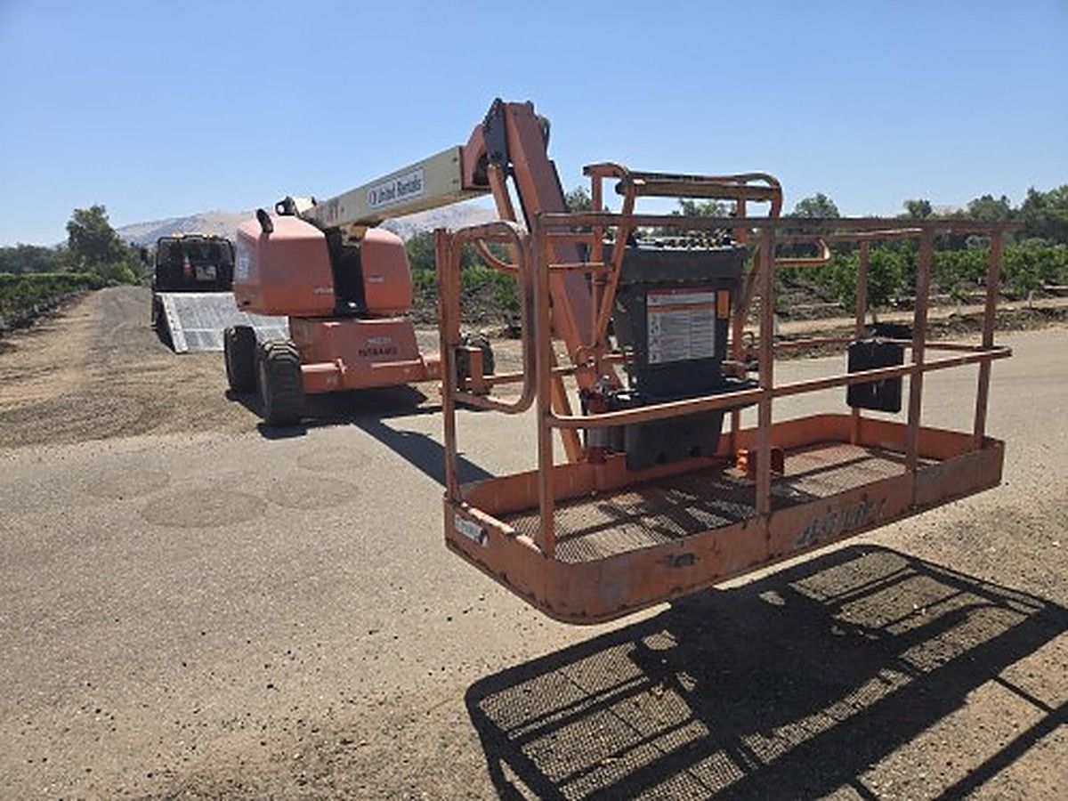 JLG 460SJ photo 2