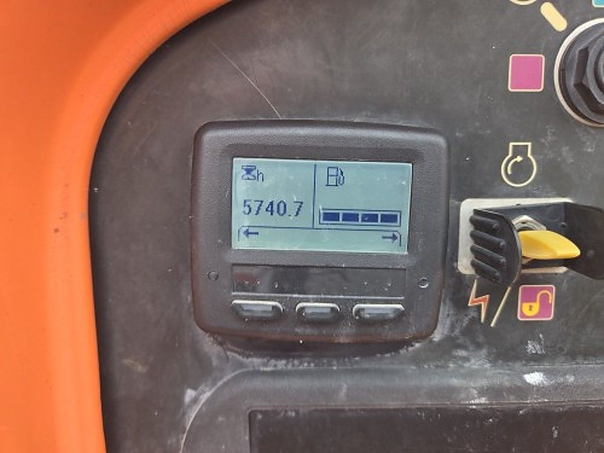 JLG 460SJ photo 10