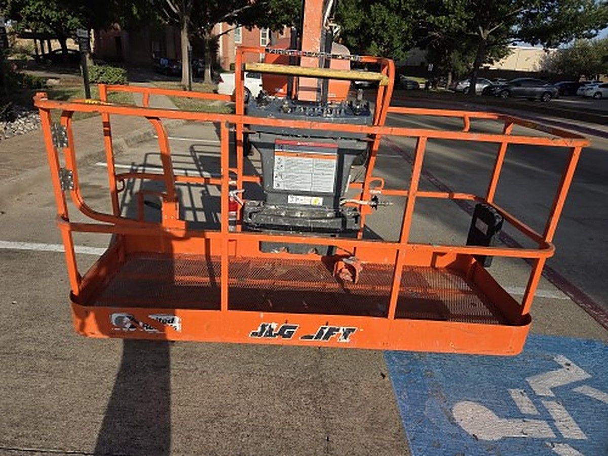 JLG 460SJ photo 4