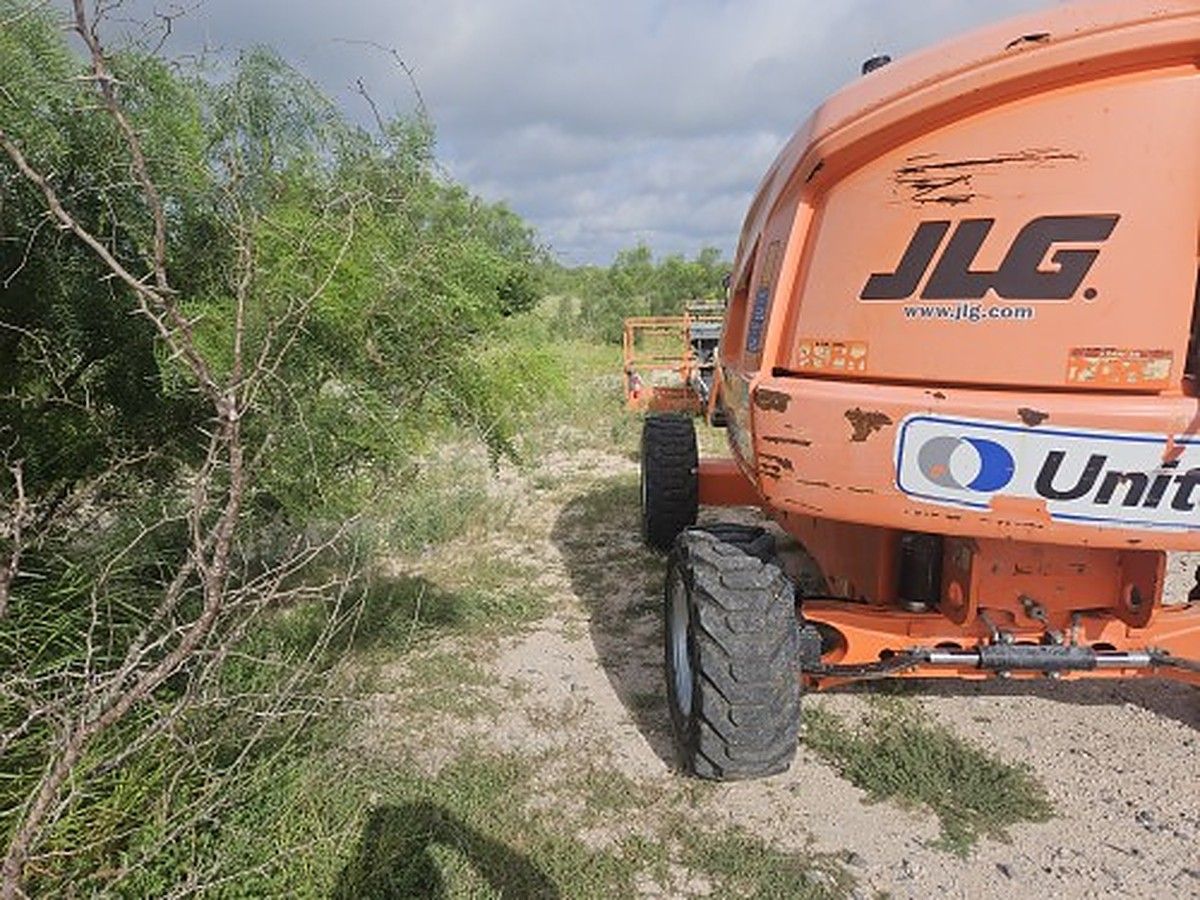 JLG 460SJ photo 2