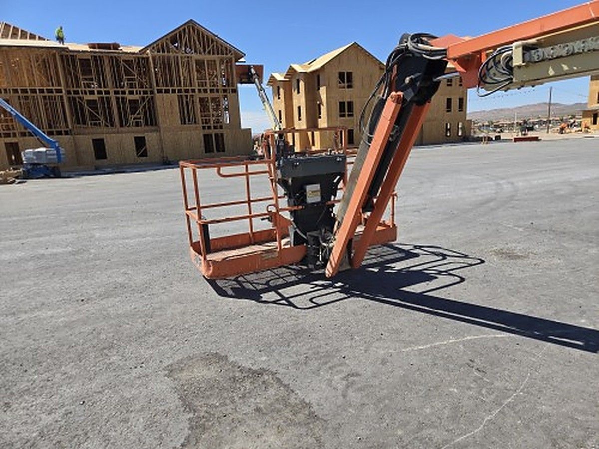 JLG 460SJ photo 10