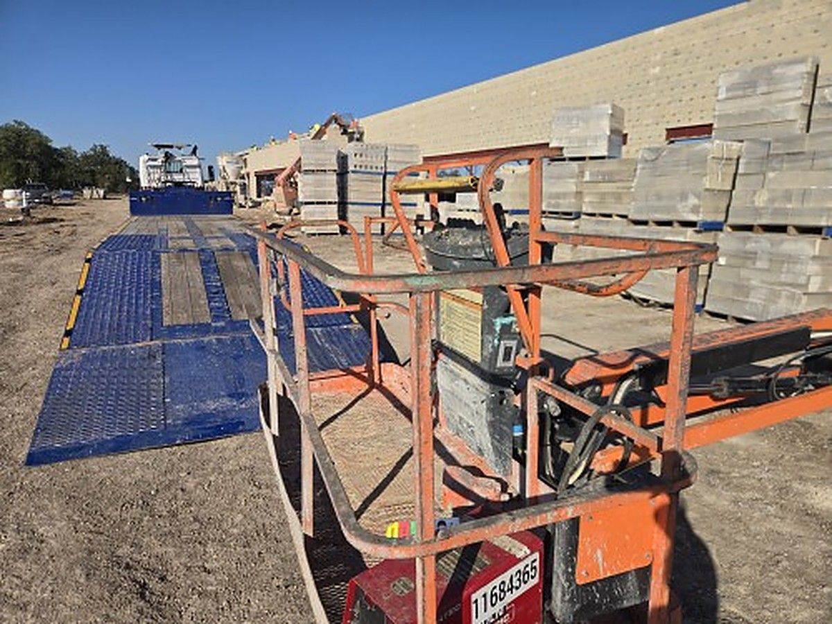 JLG 460SJ photo 2