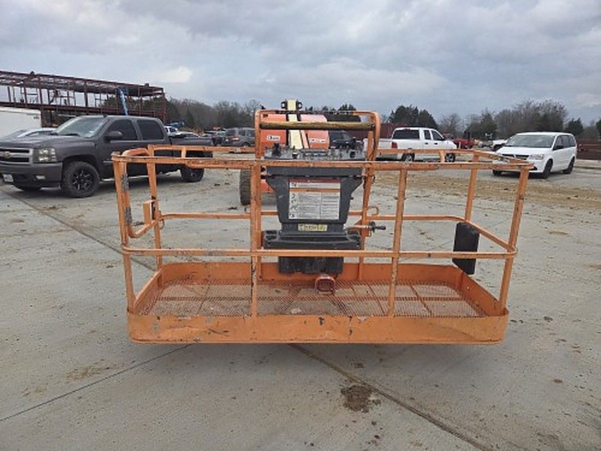 JLG 460SJ photo 4
