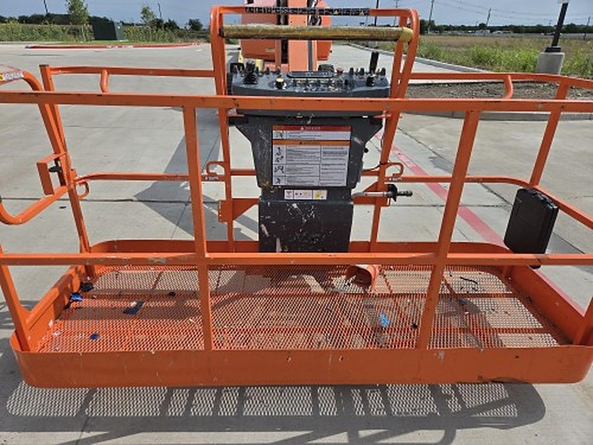 JLG 460SJ photo 11