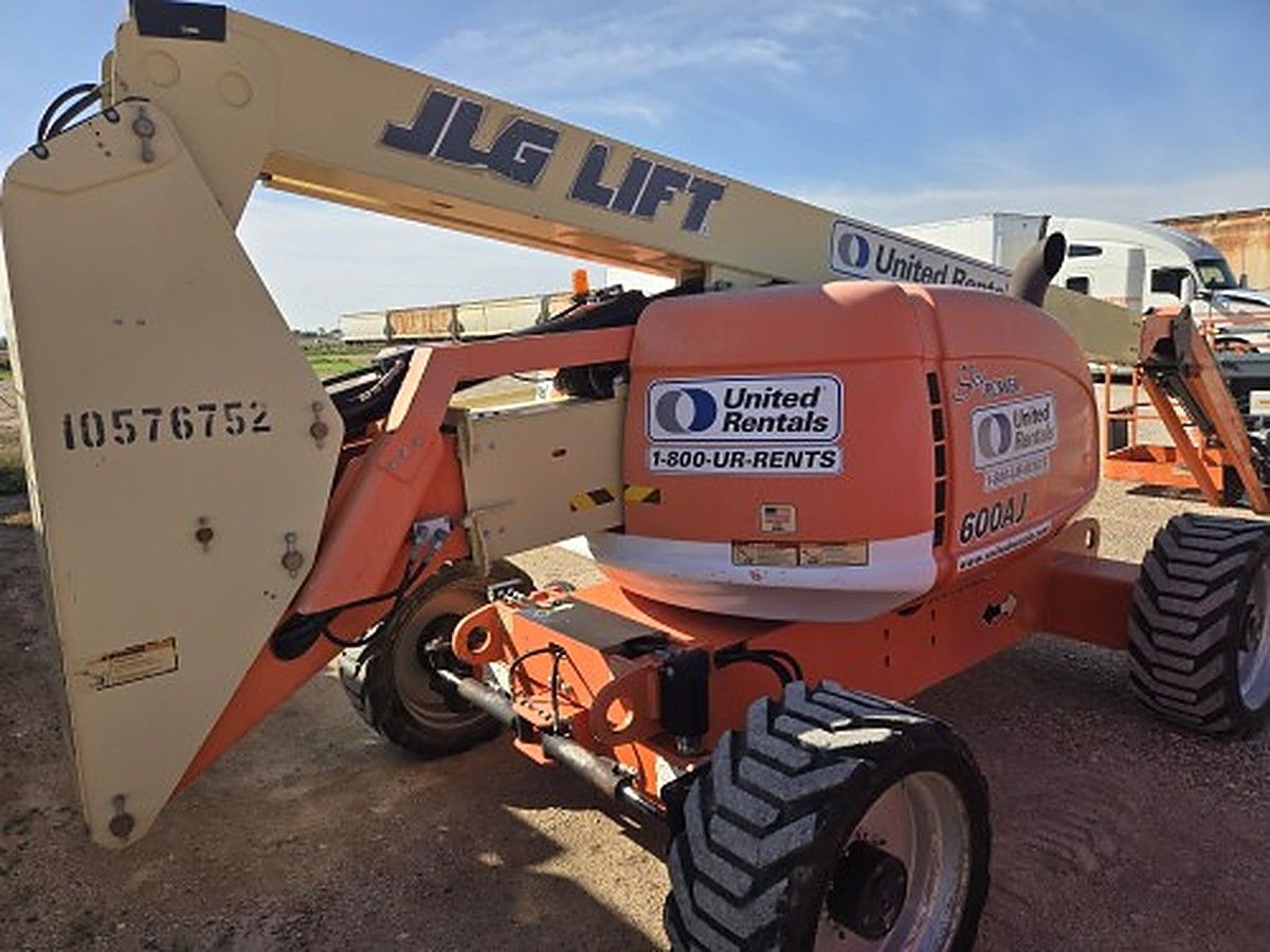 JLG 600AJ photo 2