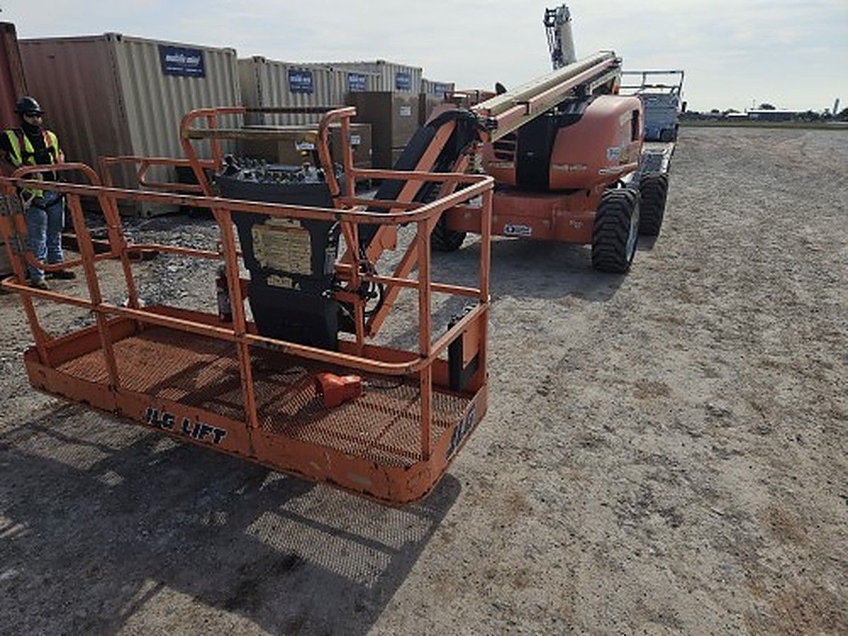 JLG 600AJ photo 3