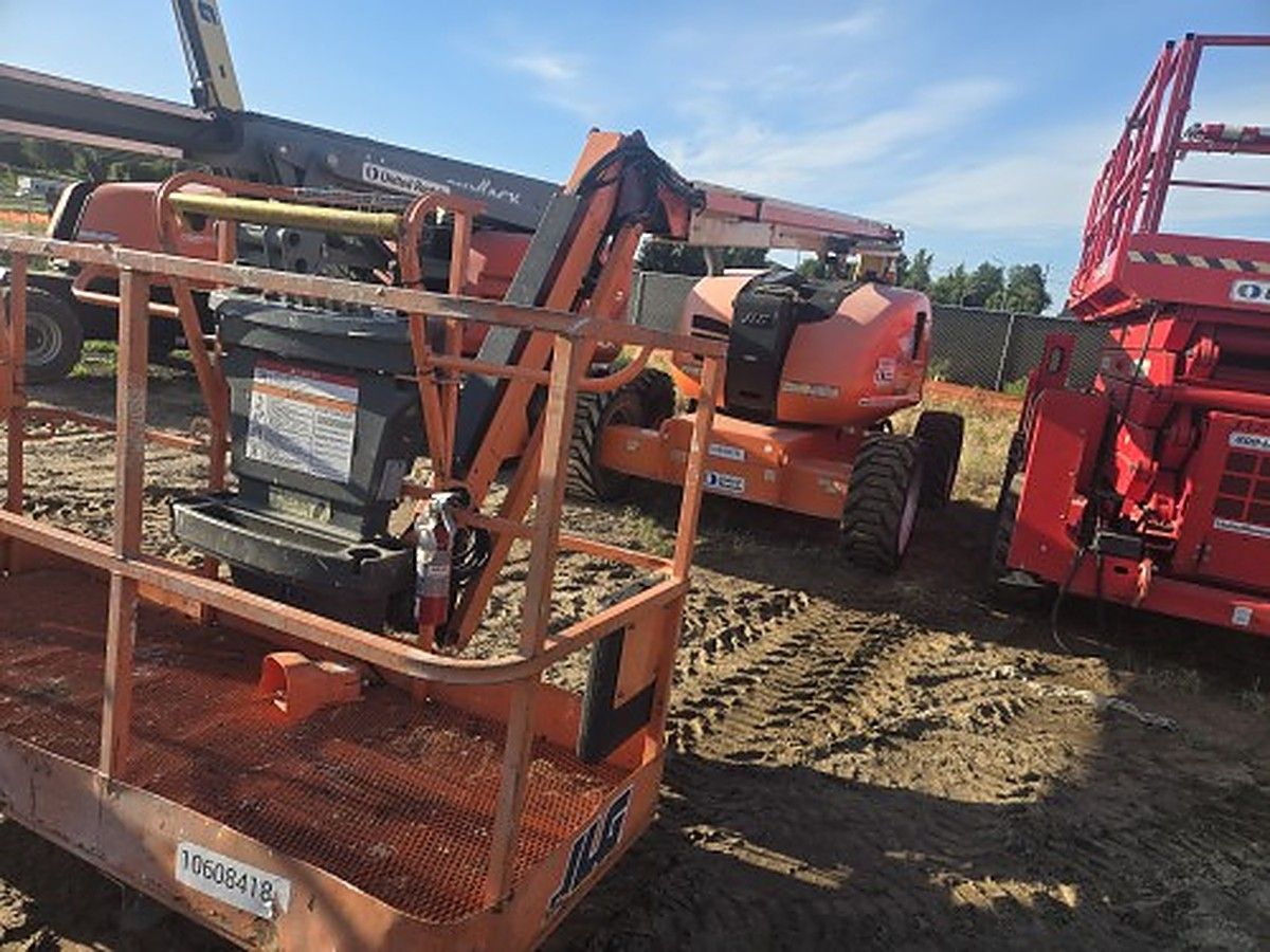JLG 600AJ photo 2
