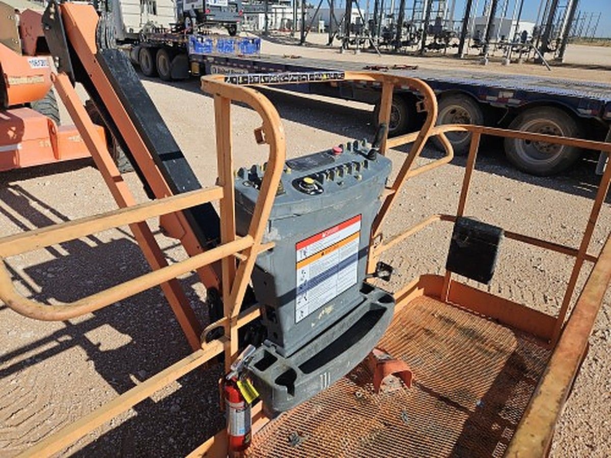 JLG 600AJ photo 3