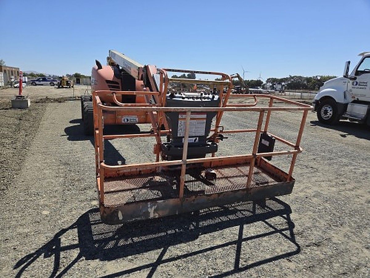 JLG 600AJ photo 2