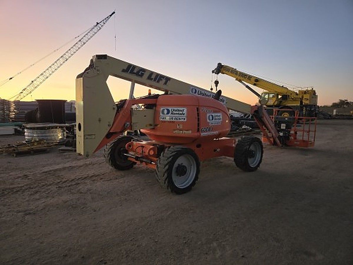 JLG 600AJ photo 2