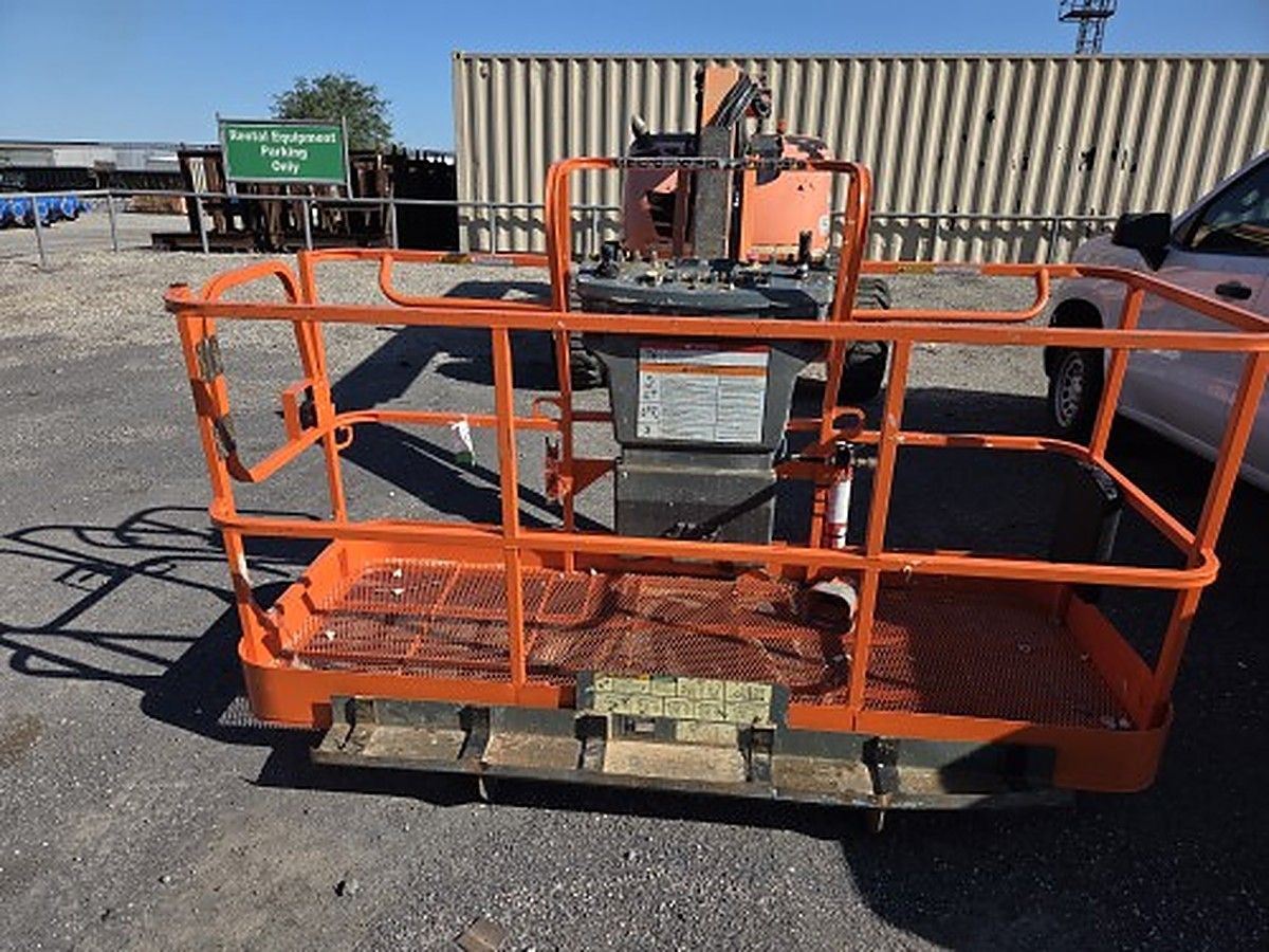 JLG 600AJ photo 9